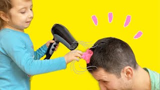 Play Doh Stuck in Hair 🚨 ERICA IL SALVEAZA PE TATA ‼️ تلعب دوه عالقة في الشعر [upl. by Nnylrebma690]