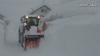 Schneechaos in Österreich  Vielfach kein Durchkommen mehr [upl. by Gaal567]