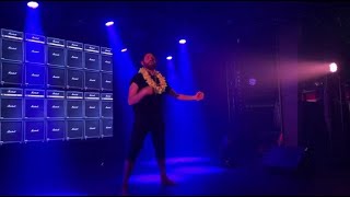 VIDÉO Poitiers  douze candidats d’Air guitar sur scène [upl. by Danforth]