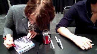 The Walking Dead Signing at 2011 NYCC [upl. by Dloniger]