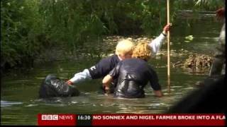 Boris Johnson falls in the water BBC News 040609 [upl. by Hendrik]