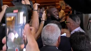 Romelu Lukaku MOBBED by Napoli fans as he arrives for his medical 👩🏻‍⚕️🏟 [upl. by Teraj503]