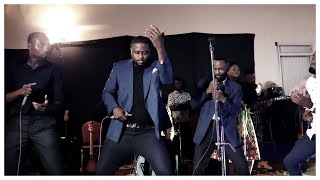 Fr Fiston Mbuyi met le feu à avec sa nouvelle danse Lindanda 🔴 congolesegospelcongolais congolais [upl. by Natasha]