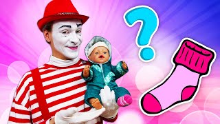 Spielspaß mit dem Clown und seiner Baby Born Puppe Wo ist die zweite Socke [upl. by Childers727]