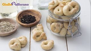 TARALLI FATTI IN CASA RICETTA FACILISSIMA [upl. by Aerdnak]