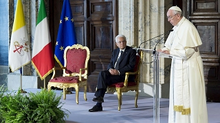 Quirinale il Presidente Mattarella e Papa Francesco intervengono al salone dei Corazzieri [upl. by Ellard]