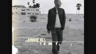 Junkie XL Feat Eletrocute  Mad Pursuit [upl. by Laufer403]