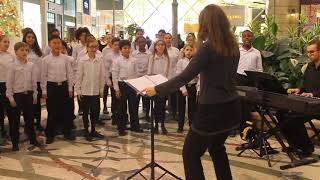 Au bal masqué  Le douanier Rousseau  LES PETITS CHANTEURS DE LAVAL  Carrefour Laval  Nöel 2017 [upl. by Idarb]