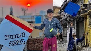 Basant 2025  Sunday Kite Catching in Streets 🤩 itny zada guddy loot lea🙉😂  25 oura dia 😅 [upl. by Ahsineb132]