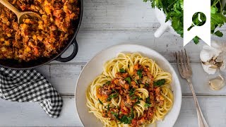 Vegetarische Spaghetti Bolognese I Rezept mit SojaHack  EDEKA [upl. by Duane]