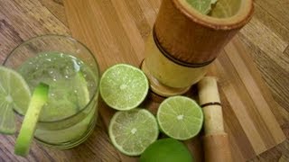 Como hacer Caipirinha y Caipiroska paso a paso [upl. by Sivahc]