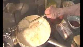 video ricetta La cicerchiata dai chicchi doro e dai chicchi neri  dolce di carnevale [upl. by Ybrad]