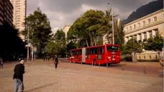 Transmilenio bus articulado y biarticulado Bogotá Colombia [upl. by Stagg]