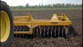 SWECO 600 Drag Disc Harrow 28 9quot SP [upl. by Irrehc]