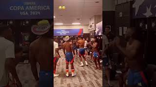 Futbolistas bailando salsa choke [upl. by Ahseiyn]