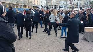 Enseignante tuée à SaintJeandeLuz  aux obsèques dAgnès Lassalle ses amis ont dansé pour elle [upl. by Keel]