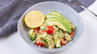 QUINOA SALAT Rezept mit Avocado 🥑 so schnell amp einfach [upl. by Annaul486]