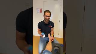 Tapen van je scheenbeen met medical tape Kinesiotape [upl. by Nirrak139]