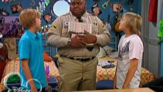 Zack y Cody Todos a bordo  1x10 Te pillé 23 [upl. by Ottie33]