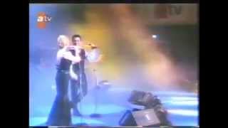 Tarkan amp Sezen Aksu Unutmamalı Konser 1996 Video Alkışlarla Yaşıyorum [upl. by Brandwein]