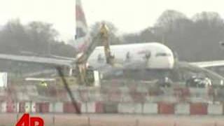 Raw Video Heathrow Emergency Landing [upl. by Ettelorahc]