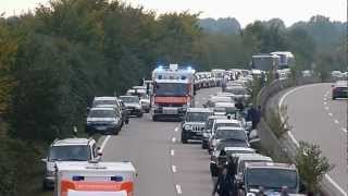 Feuerwehr Düsseldorf  Brennt PKW [upl. by Adnomal]