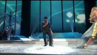 Usher LIVE  Victorias Secret Fashion Show Miami  2008 With songs  Whats your name amp Yeah [upl. by Sixele482]