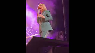 Googoosh live in New York Gharibe ashena Final Chapter 0601 2024 [upl. by Auos30]