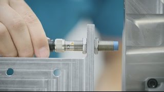 Die zuverlässige Lösung für die Werkzeugmaschinenindustrie  Induktiver Sensor IMB  SICK AG [upl. by Assehc]