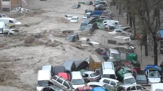 Alluvione Genova 4112011  Piazza G Ferraris [upl. by Nevetse]