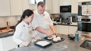 MAELLE AND RICHARD MAKE FOCACCIA AND MINI BREAD ‘BOWLS’ FOR INDIVIDUAL SALADS [upl. by Polly]