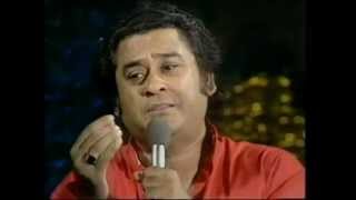 Kishore Kumar Live  Khilte Hain Gul Yahan  Kishore Live In UK HD 720p [upl. by Mlehliw731]