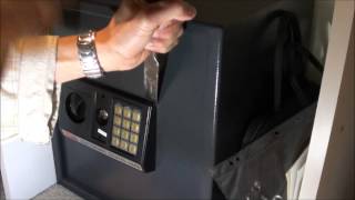 Solid Safe  How to unlock combination lock [upl. by Mlehliw440]