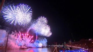 London Eye fireworks ring in the new year [upl. by Ahseal637]