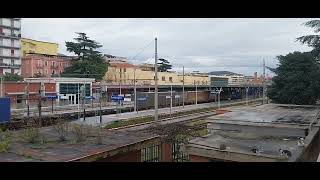 Treno merci in partenza dalla stazione di Battipaglia [upl. by Almire]