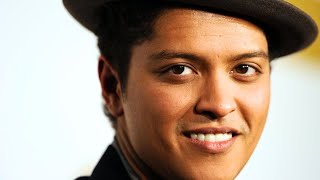 Questil arrivé à BRUNO MARS   Vraies Histoires de Stars [upl. by Kuth16]