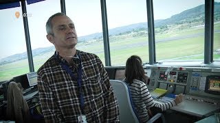 Así trabajan en la torre de control del aeropuerto de Bilbao [upl. by Medovich]