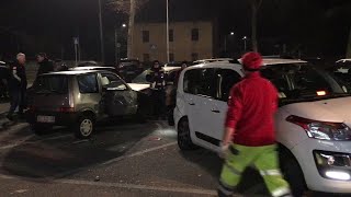 Udine si scontra con sette auto uscendo dal parcheggio [upl. by Engdahl]