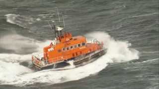 Troon lifeboat ploughs through waves [upl. by Dachia502]