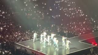 Ateez The Fellowship Break The Wall in Newark Day 2  Geek KQ Fellaz 2 [upl. by Aikemet113]