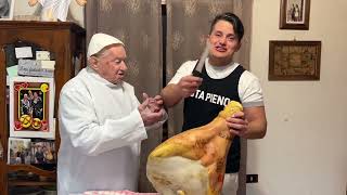 Papa Prosciutto Primo 🙏🏻 In Umbria il prosciutto è una cosa sacra 🍖 [upl. by Nuawaj]