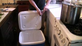 Sous Vide Cooking in a Beer Cooler  GardenForkTV [upl. by Morly948]