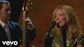 Carly Simon  I Only Have Eyes for You Live On The Queen Mary 2 [upl. by Lancaster]