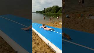 Wir bauen eine XXL WASSERRUTSCHE am See 😵💦mit Itsmisabell und Tom airtrack slipandslide lustig [upl. by Llyrad646]