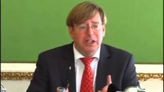 Vortrag von Dr Udo Ulfkotte 2010 über die Kosten der Einwanderung AusländerKriminalitätetc [upl. by Ayahs]