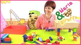 Maria e giraffa Un camion ribaltabile Gioca con Maria SHOW per bambini [upl. by Anelrahc]