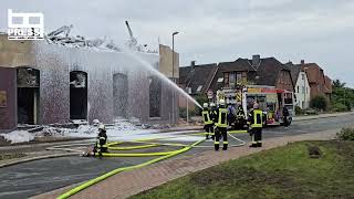 Großbrand im ehemaligen PelzHaus Wunstorf  Nachlöscharbeiten laufen weiter [upl. by Guthrie209]