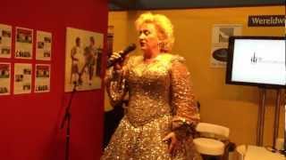 Karin Bloemen op de Vakantiebeurs [upl. by Infield140]