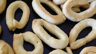 Ricetta Taralli pugliesi Tarallini con olio e vino bianco [upl. by Kennett]