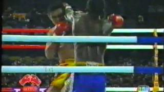 Danny Bill VS Den Muangsurin Championship Muaythai [upl. by Critta90]